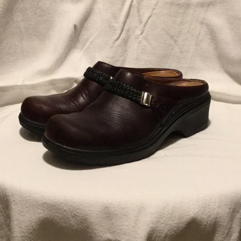 Ariat clogs size 9